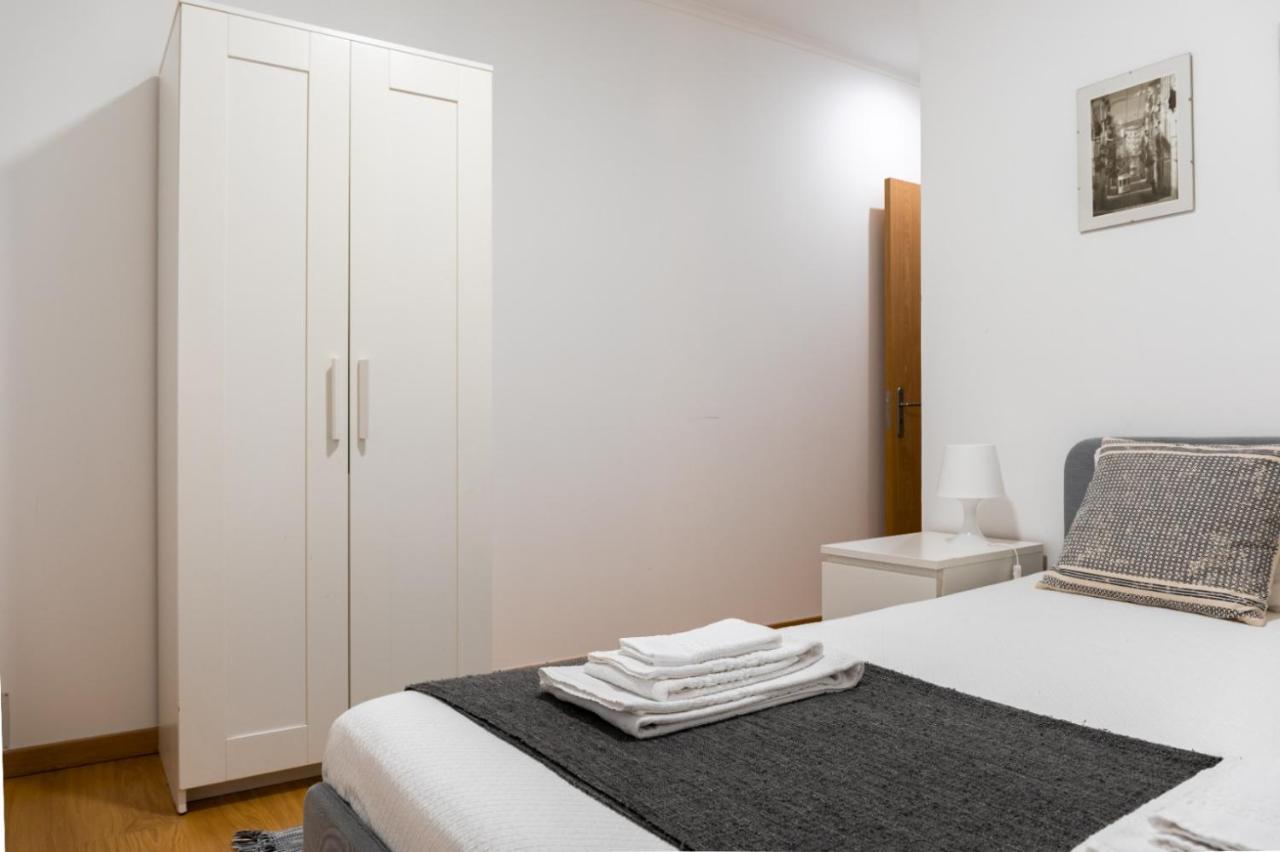 Entrecampos - Two Bedroom Apartment With Terrace Lisbona Esterno foto