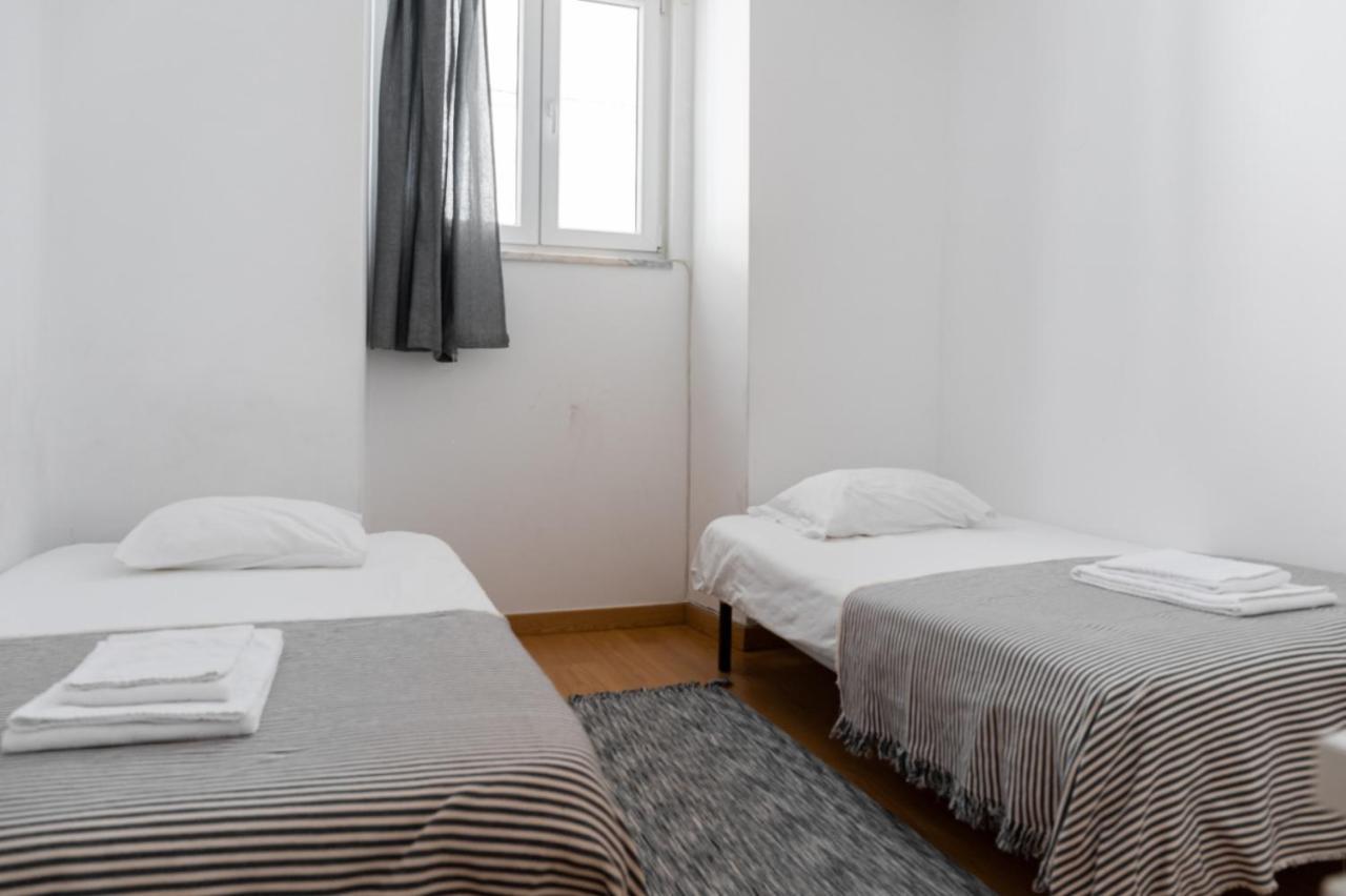 Entrecampos - Two Bedroom Apartment With Terrace Lisbona Esterno foto