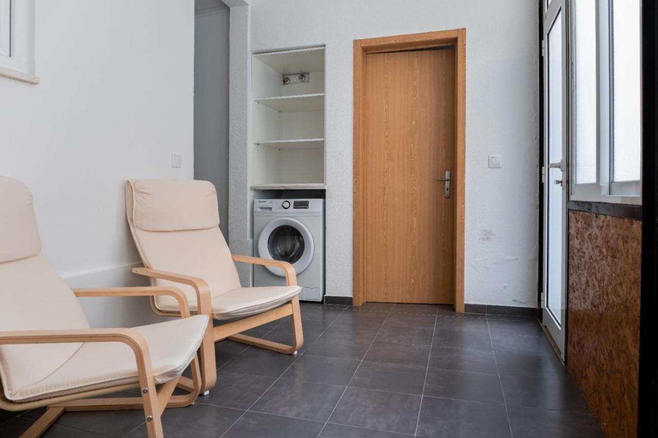 Entrecampos - Two Bedroom Apartment With Terrace Lisbona Esterno foto